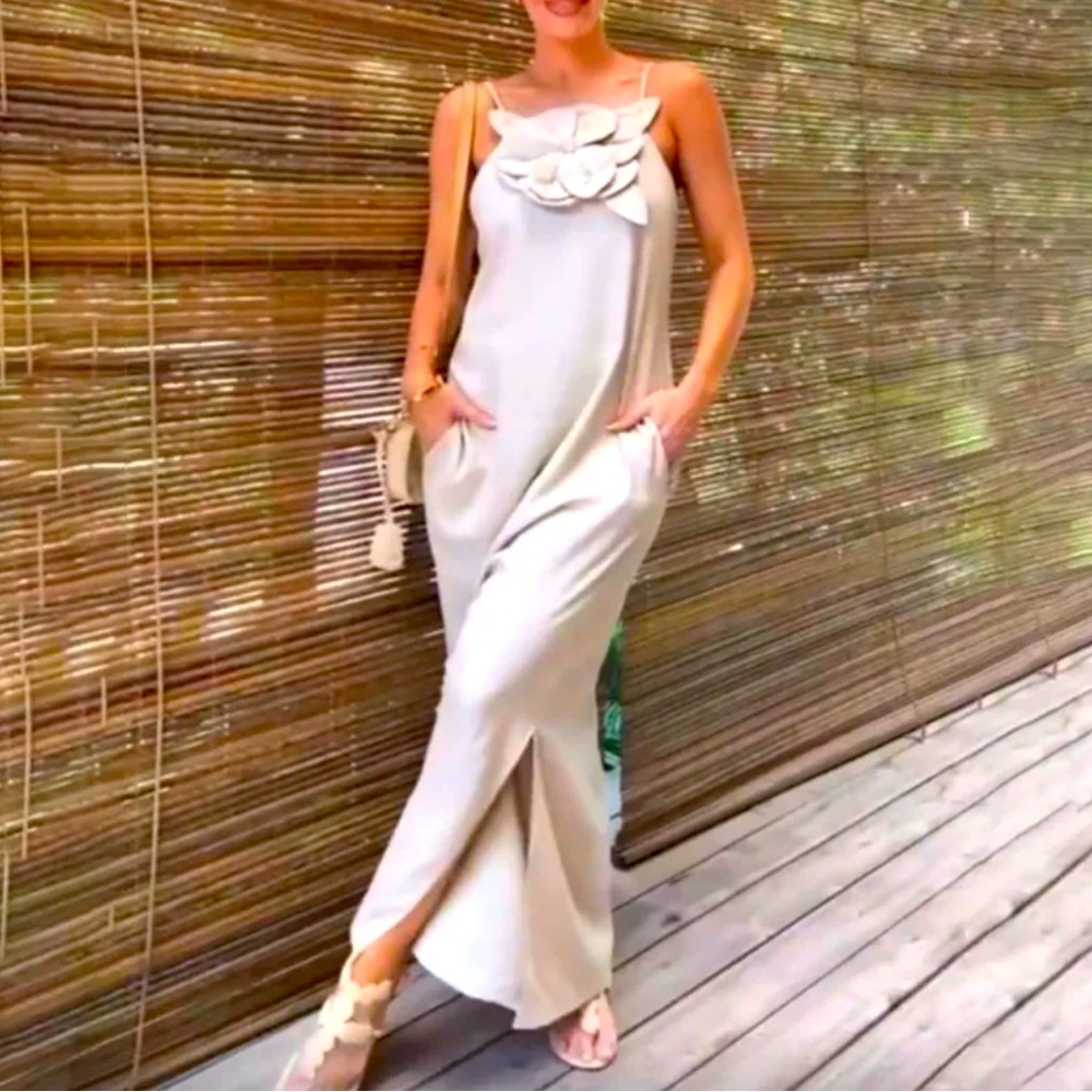 Beautiful Beige Color Corsage Maxi Dresss